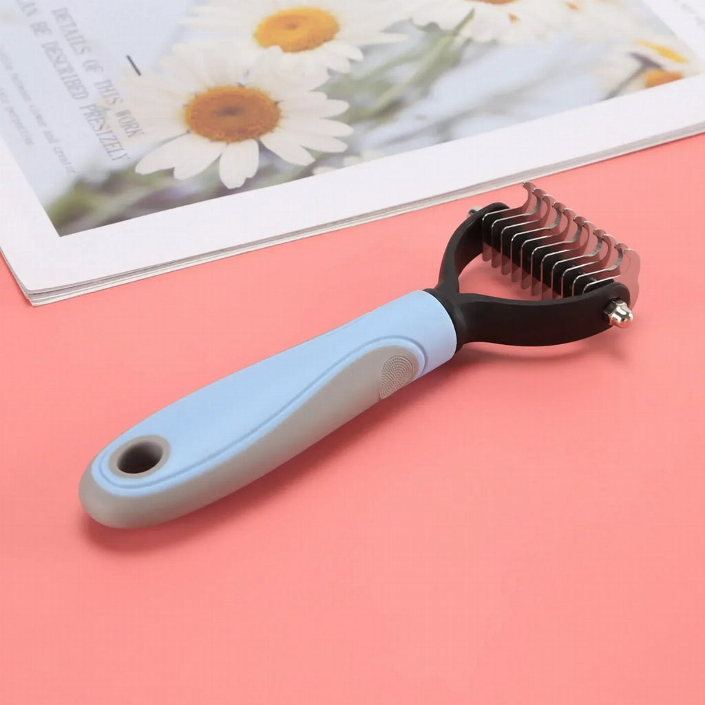 Deshedding brush close-up bristles